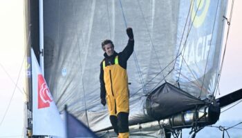 Vendée Globe 2024 : Vainqueur, Charlie Dalin tient sa revanche en pulvérisant le record de la course